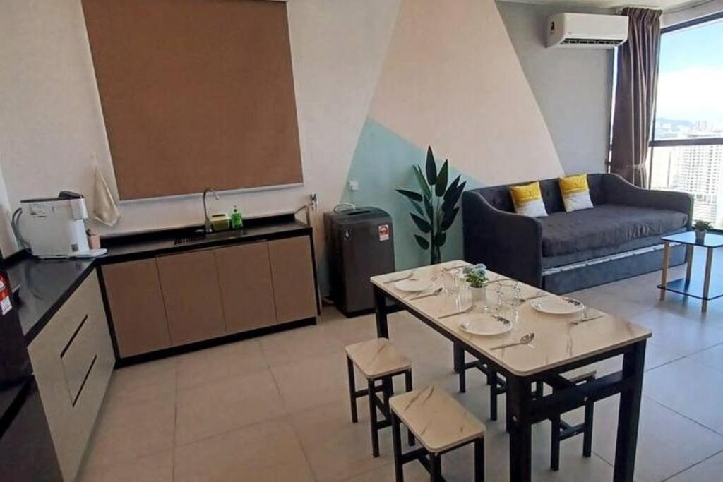 Apartment Stylish Urban Penang - With Infinite Pool Jelutong