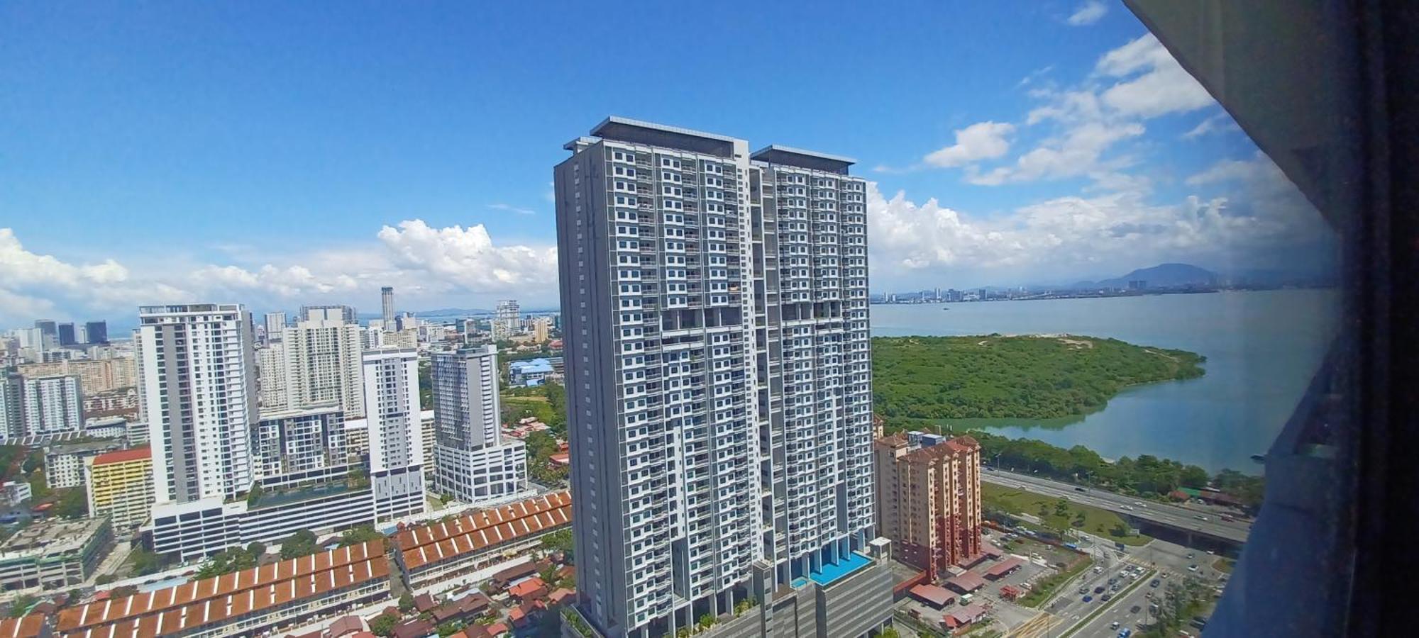 Stylish Urban Penang - With Infinite Pool * Jelutong
