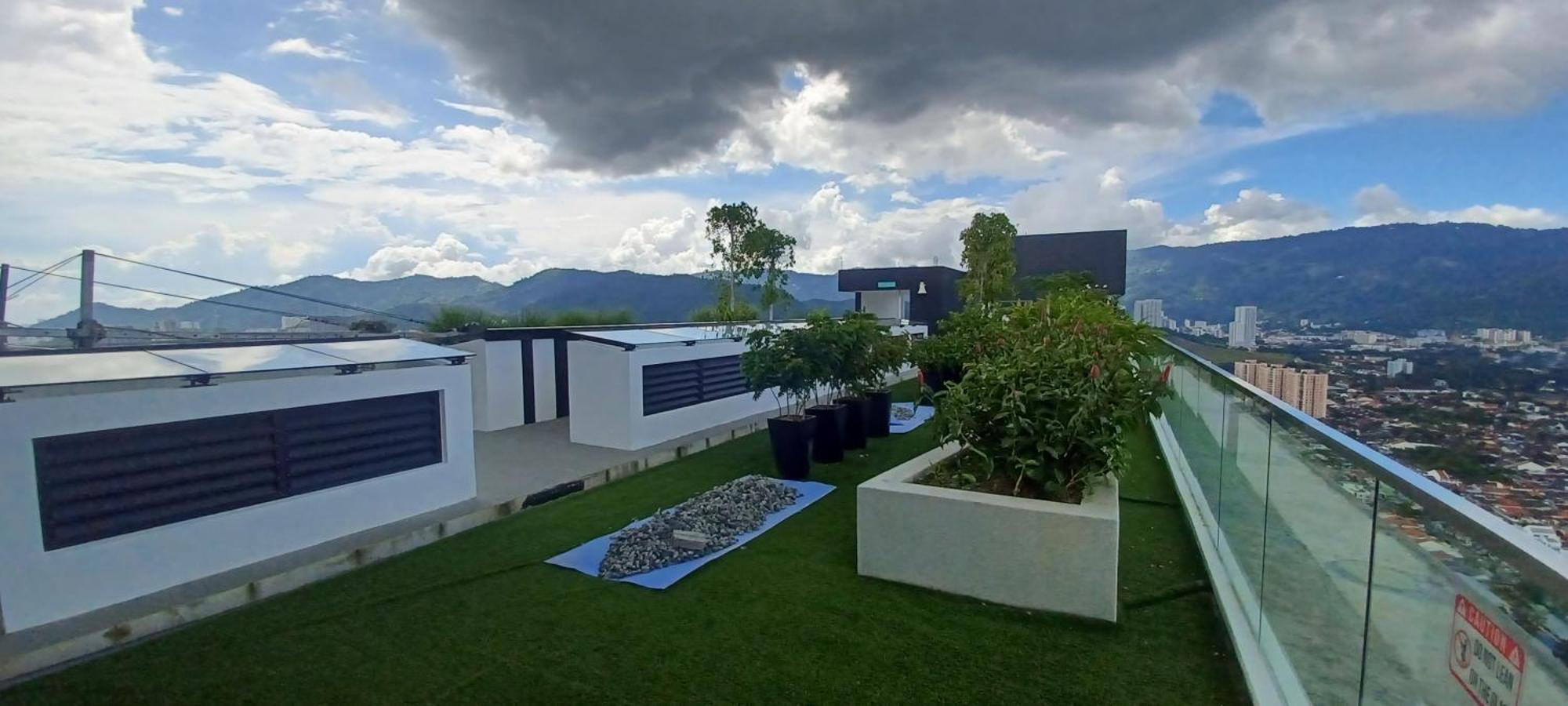 Apartment Stylish Urban Penang - With Infinite Pool *